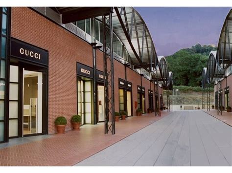 versace outlet firenze|firenze outlet mall prices.